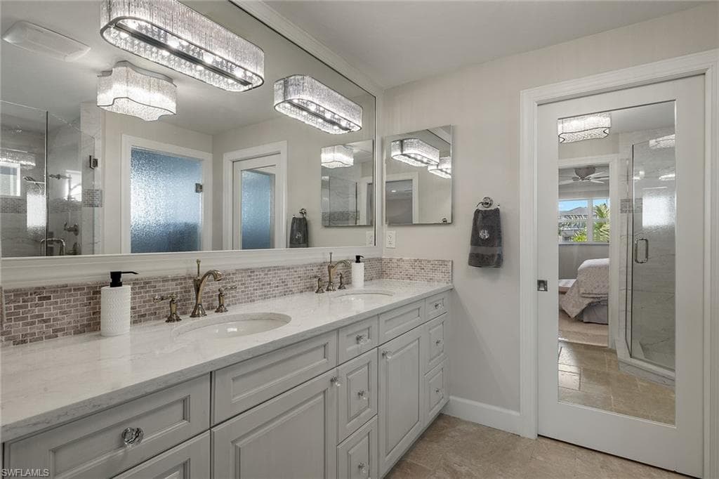 1674 Sabal Palm DR-21