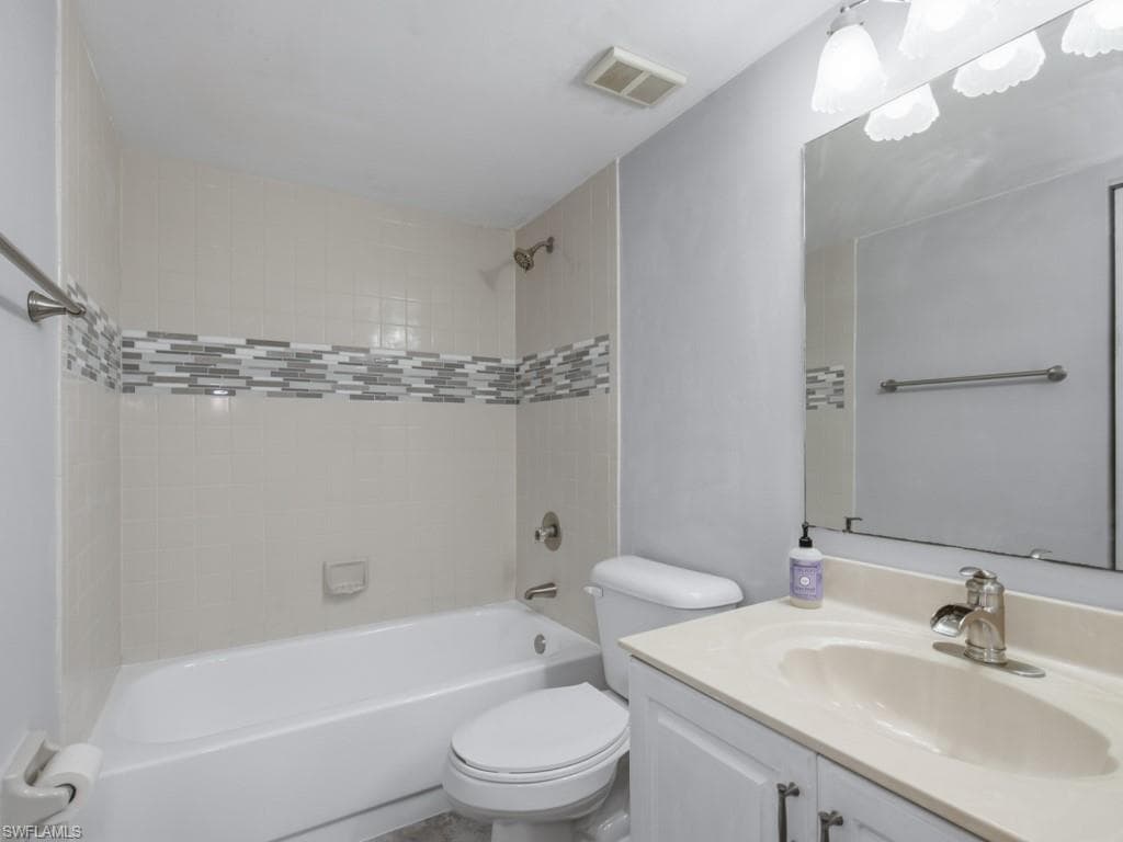 5784 Deauville CIR B204-6