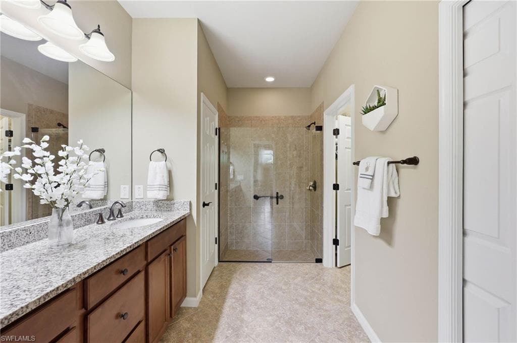 7156 Live Oak DR-11