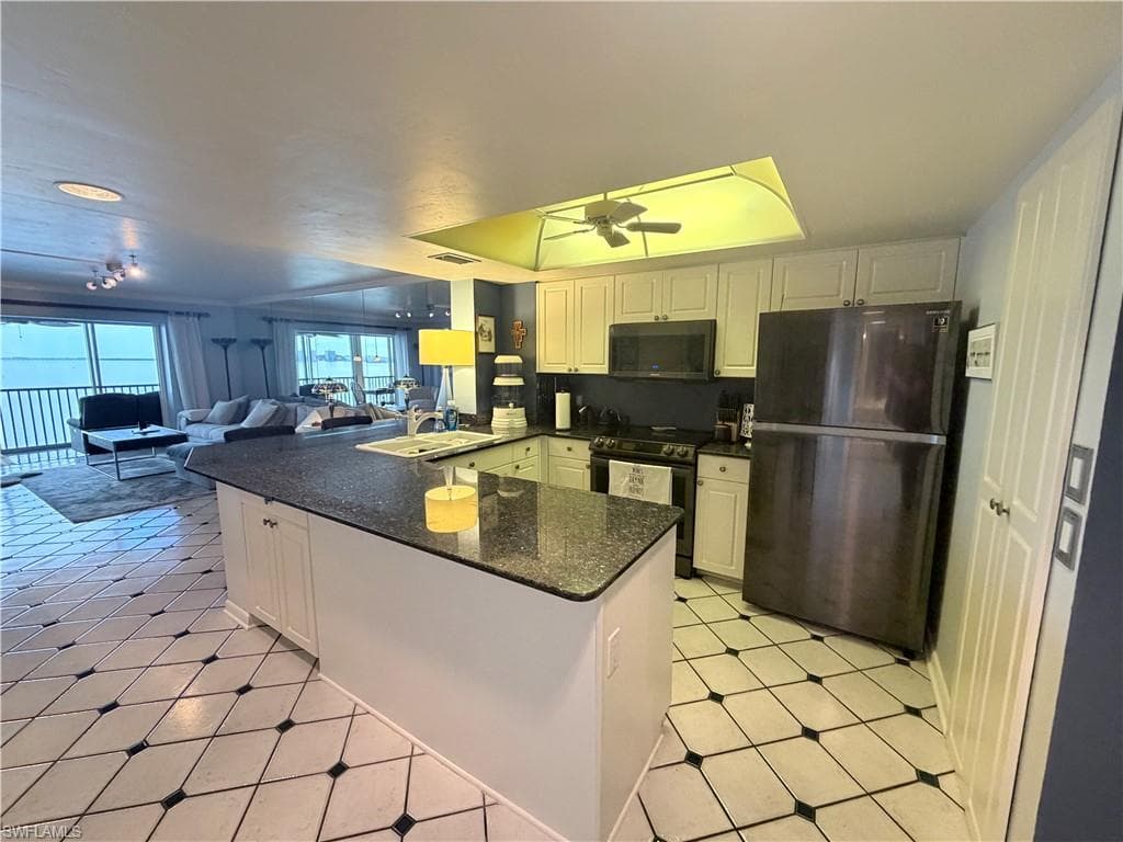 3350 N Key DR 813-6