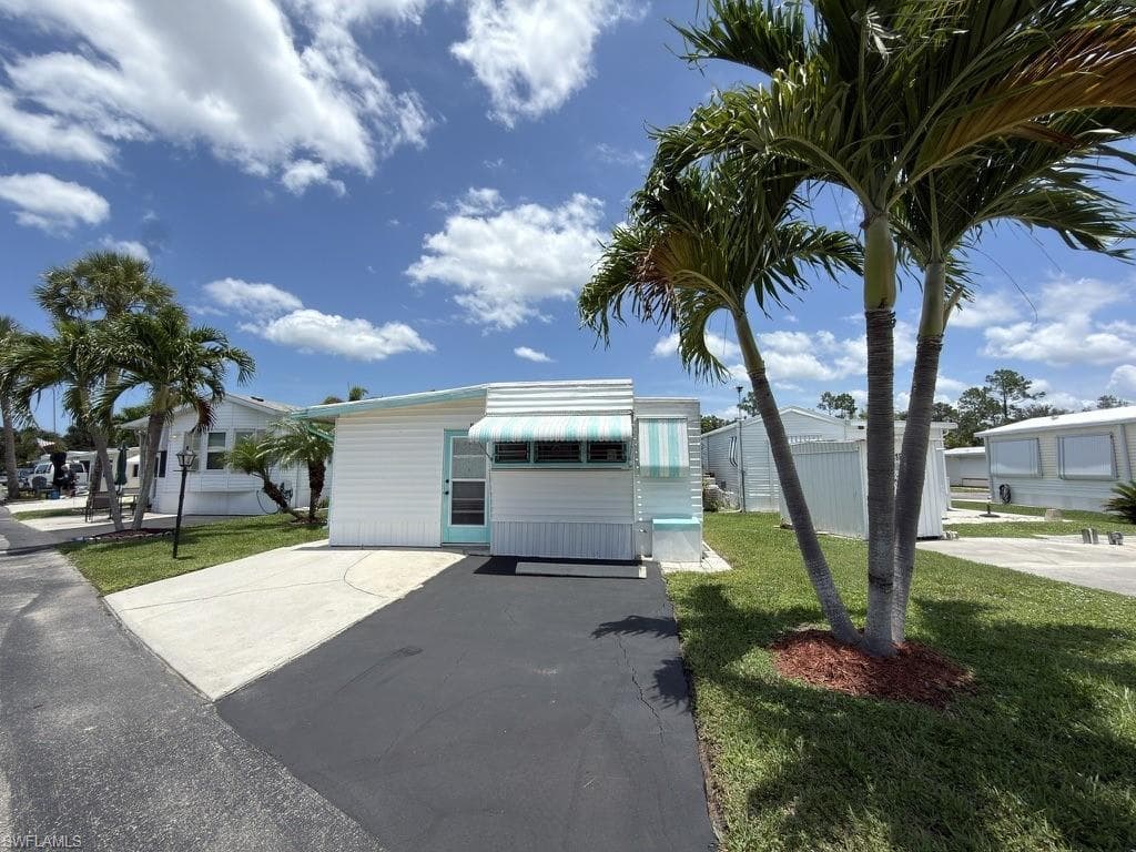 16 Jade DR-1