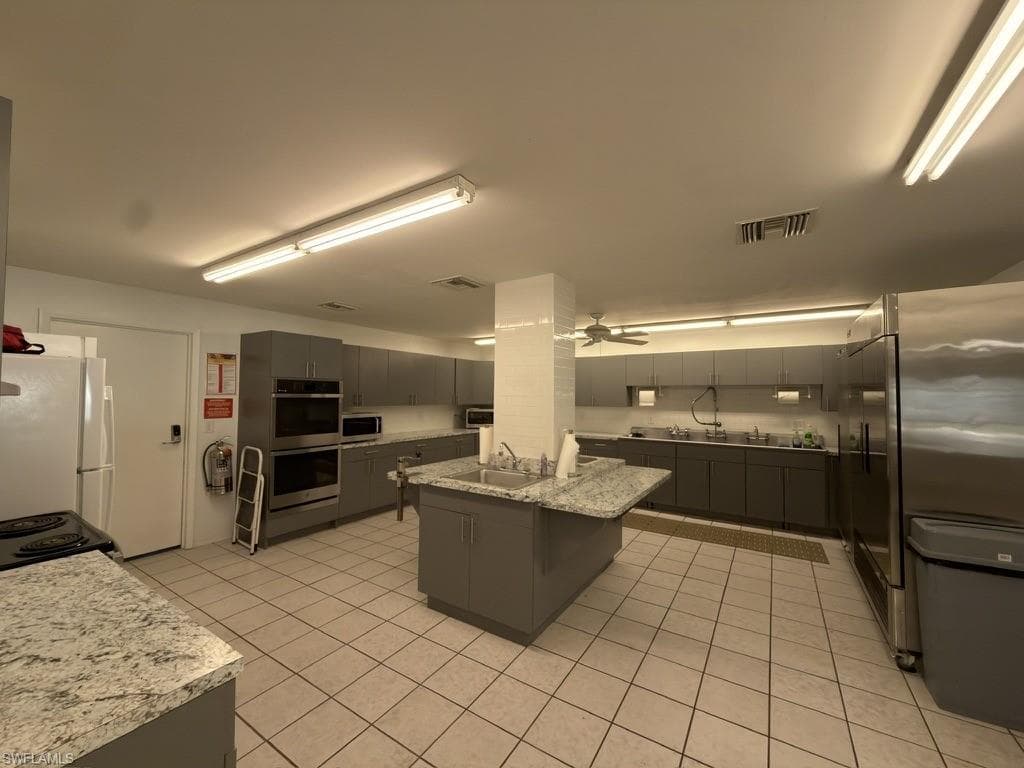 16 Jade DR-20