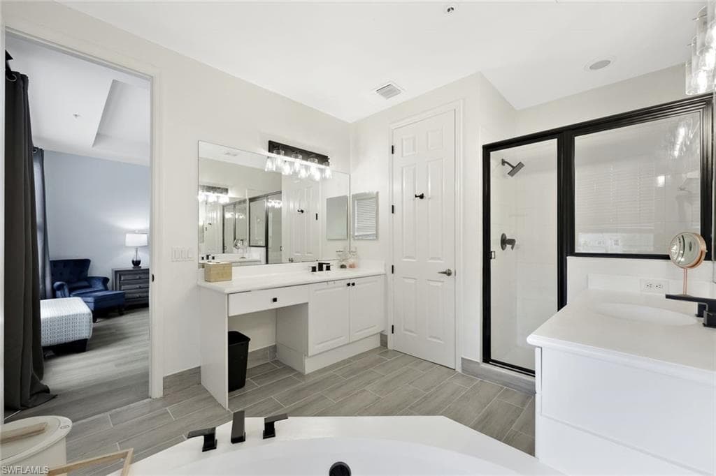 1430 Mariposa CIR 102-16
