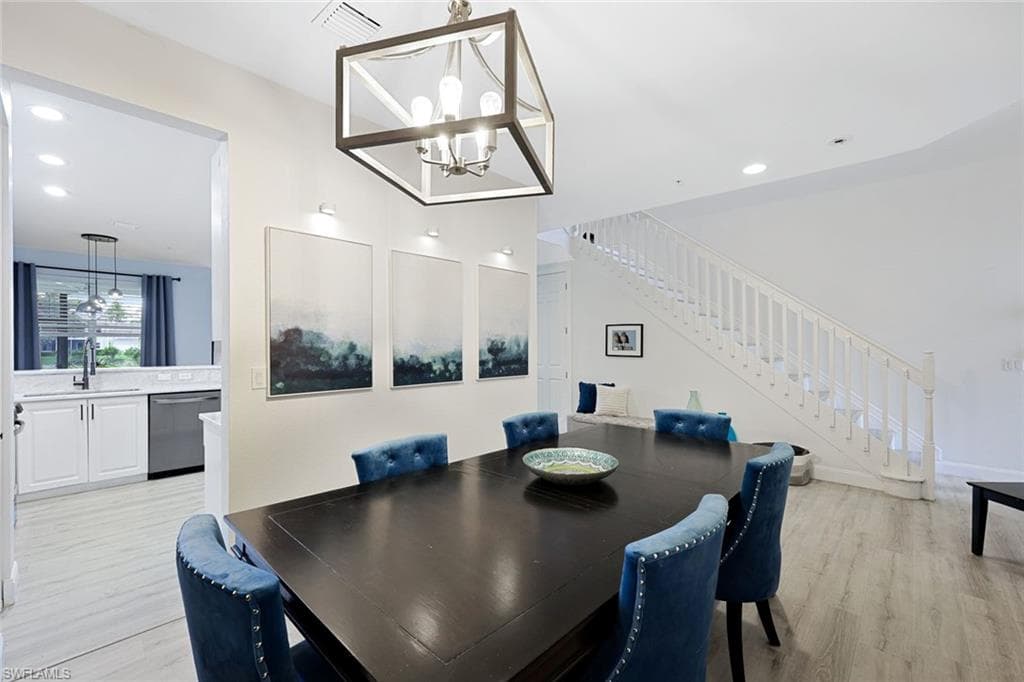 1430 Mariposa CIR 102-12