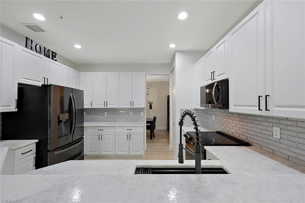 1430 Mariposa CIR 102-3
