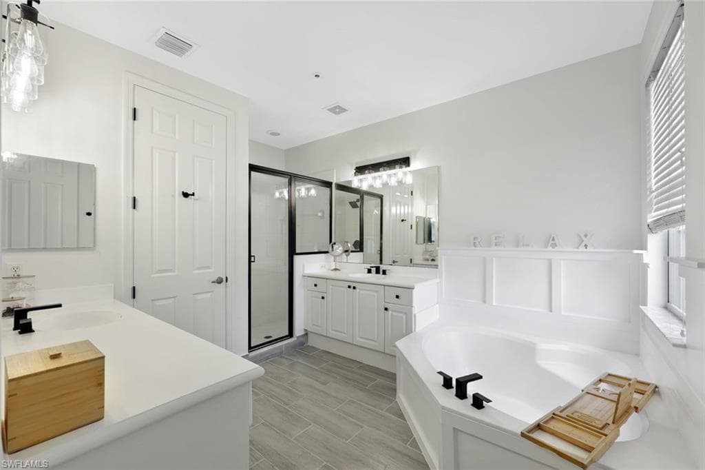 1430 Mariposa CIR 102-15