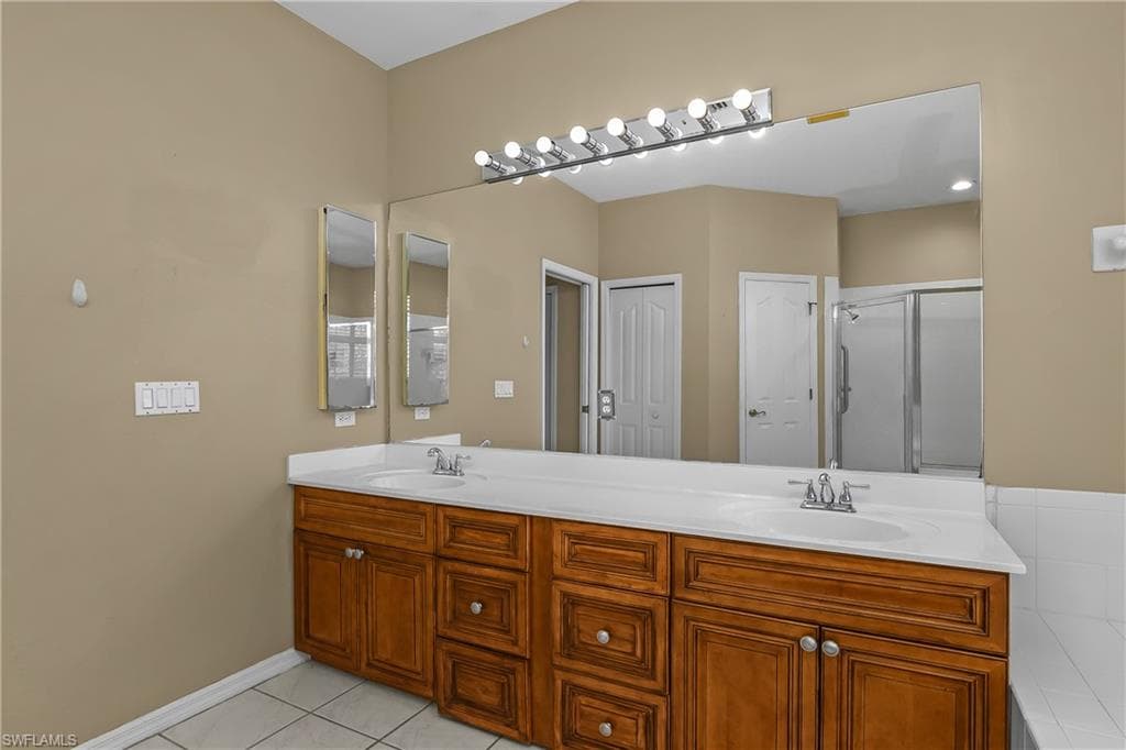 11082 LAKELAND CIR-22