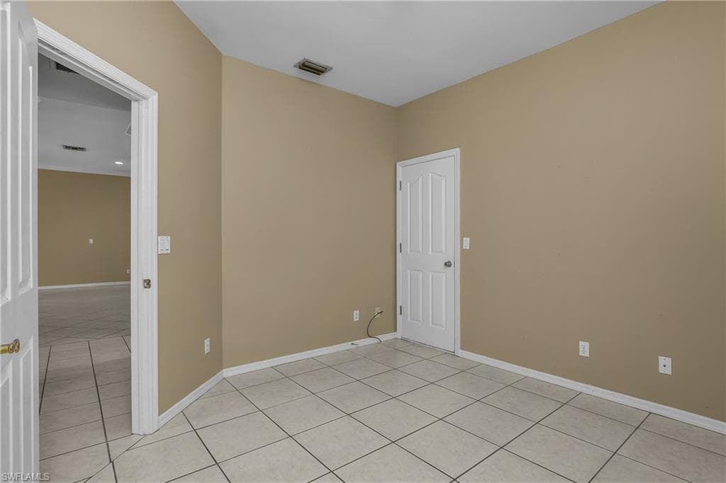11082 LAKELAND CIR-24