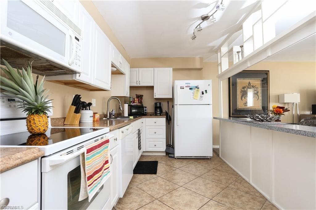 4901 Victoria DR 204-6