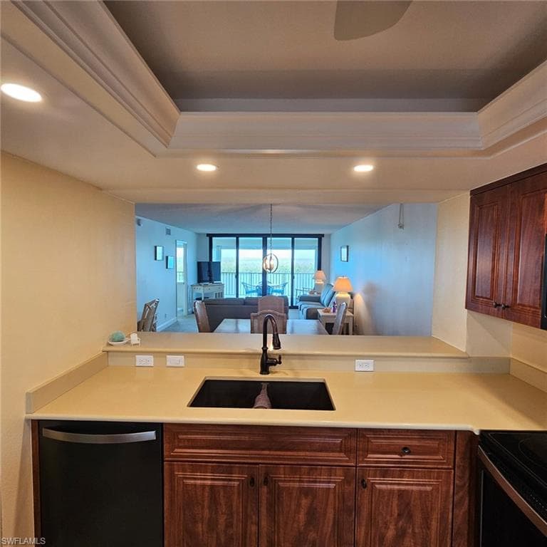 4253 Bay Beach LN C6-15
