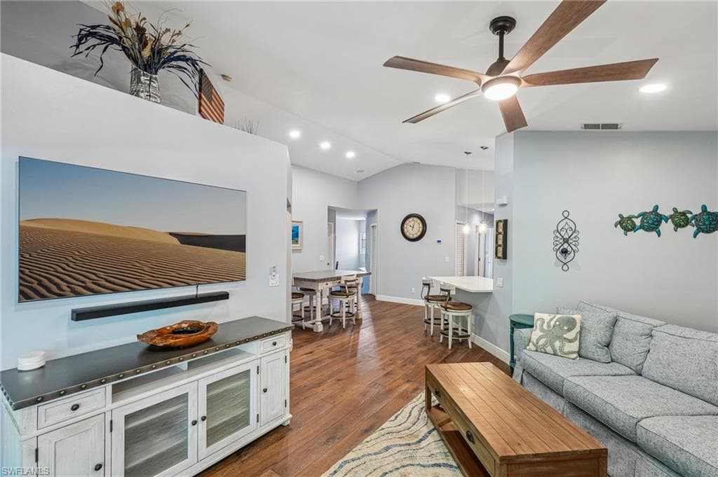 3710 Fieldstone BLVD 504-6