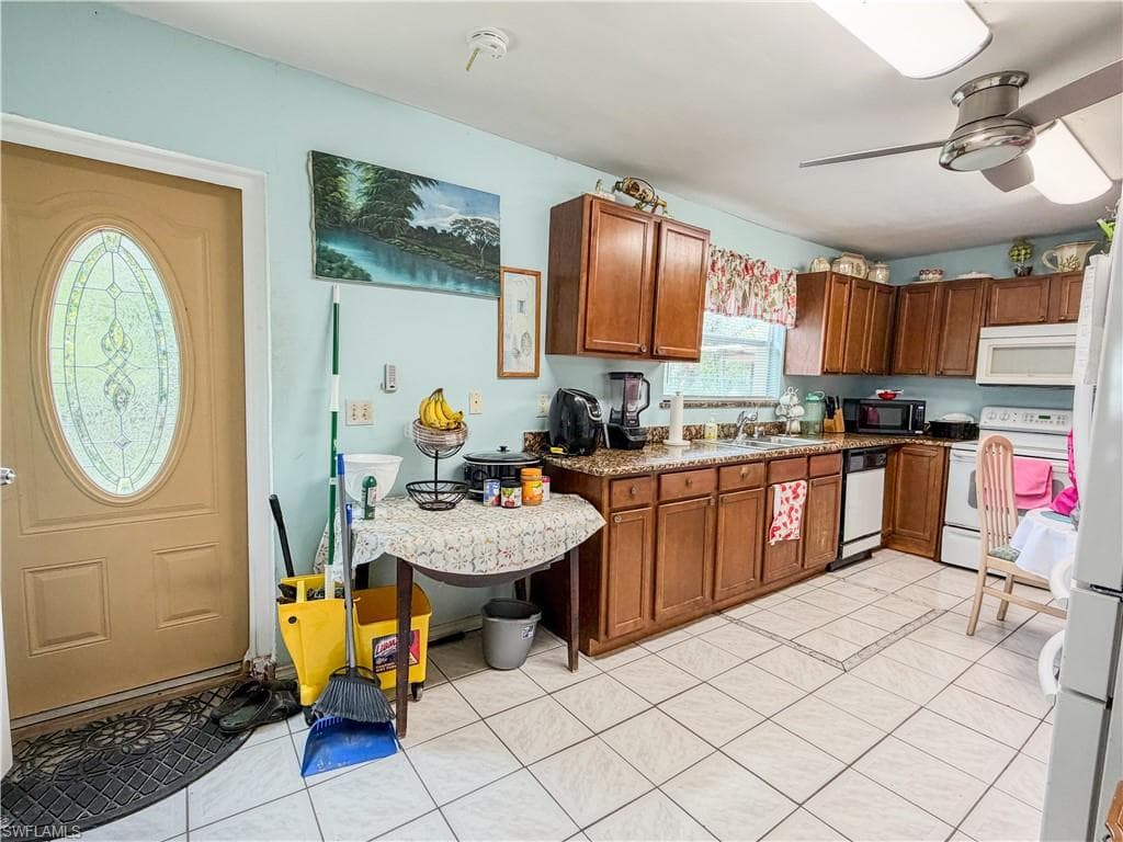 4000 Outer DR-9