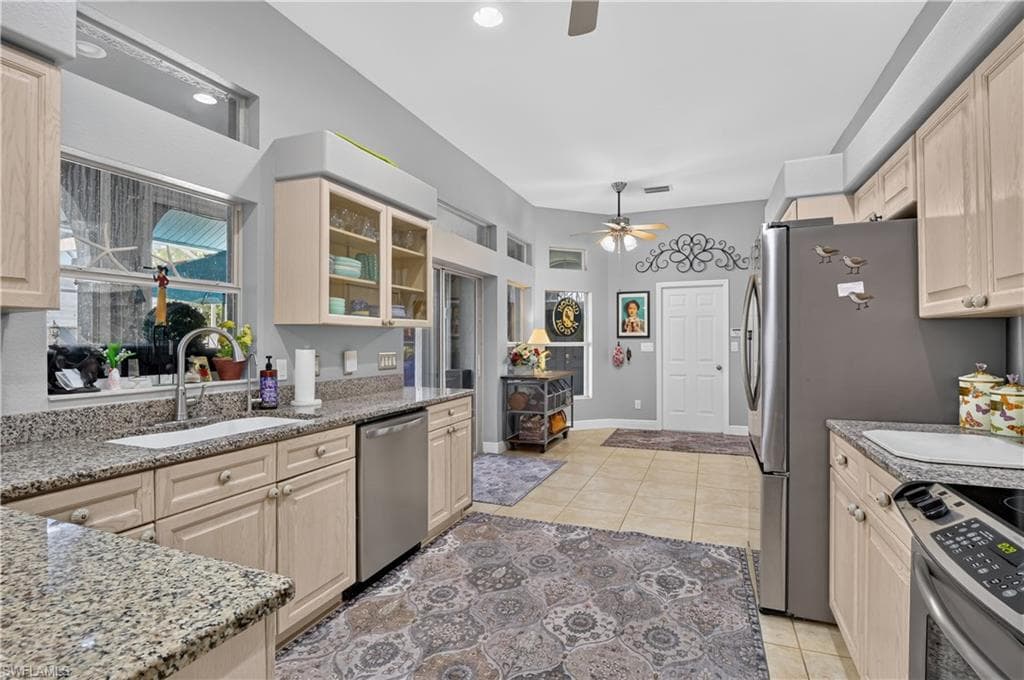 4139 9th AVE-18