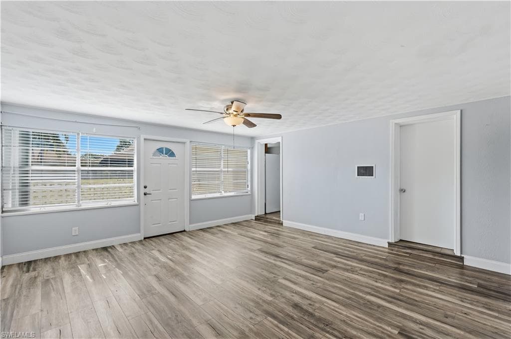 4220 Deleon ST-14