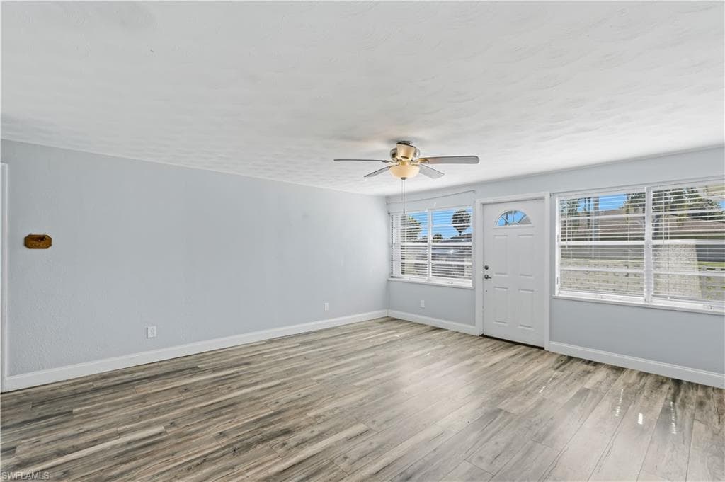 4220 Deleon ST-15