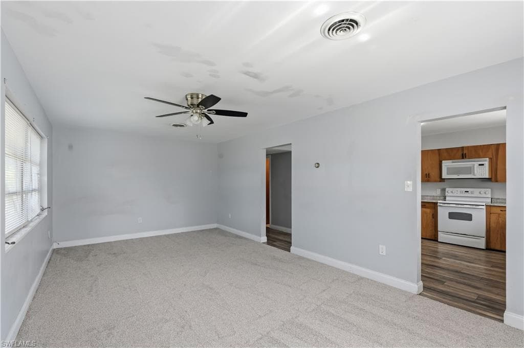 4220 Deleon ST-8
