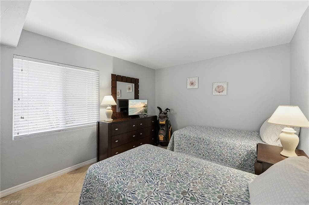 1075 Foxfire LN 103-13