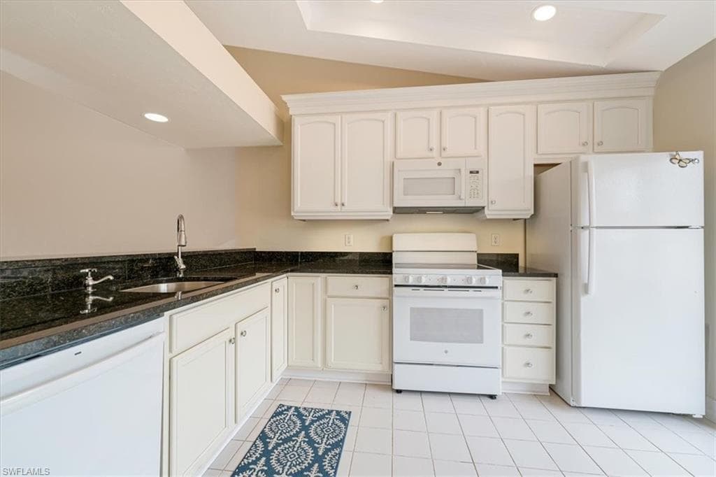 3219 Horse Carriage WAY 6-12