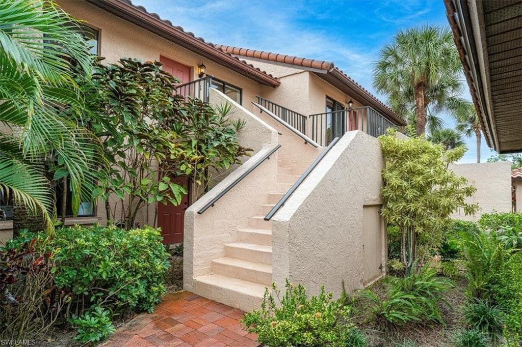 3219 Horse Carriage WAY 6-22