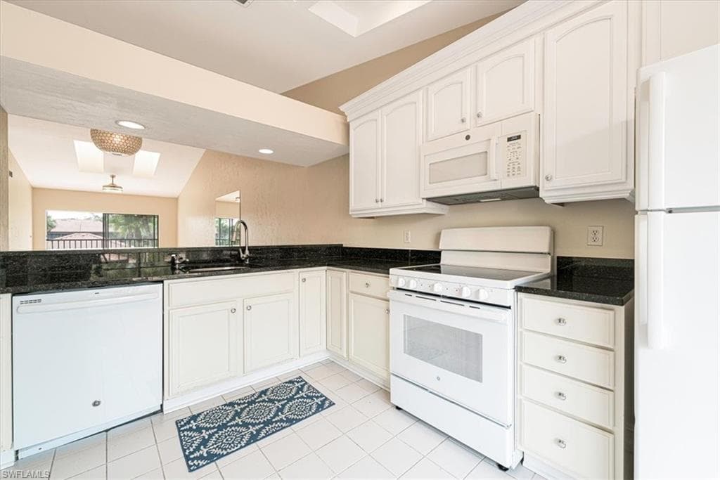 3219 Horse Carriage WAY 6-10