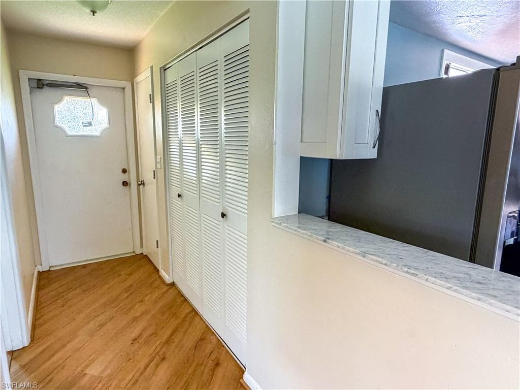 323 Dania ST-11