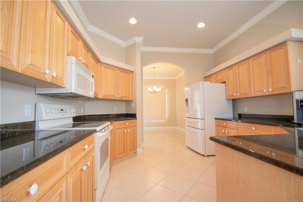 3327 Sandpiper WAY-3