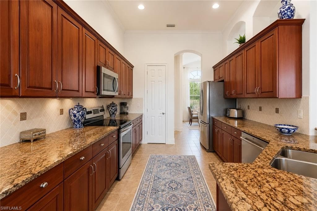 8263 Potomac LN-26