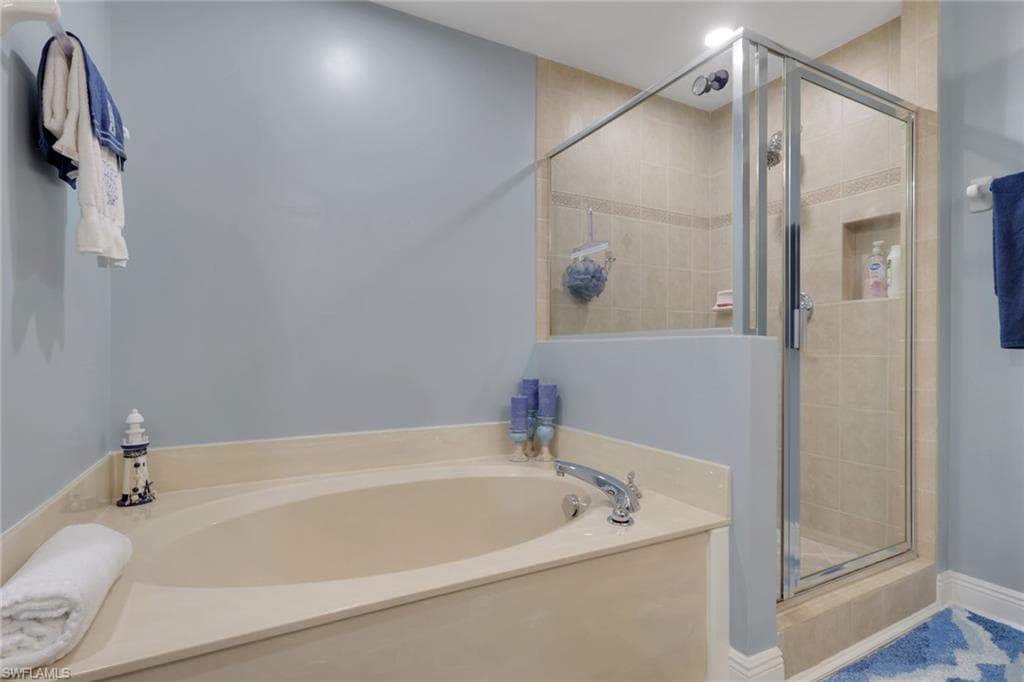 2743 1ST ST 2106-27