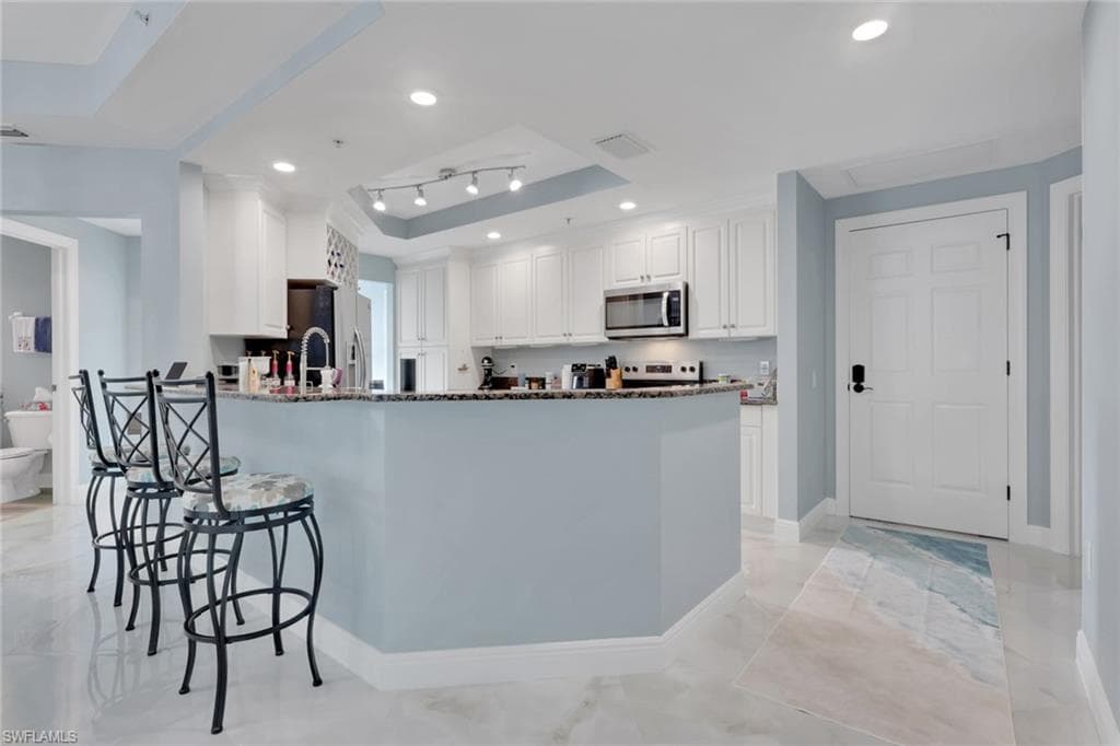 2743 1ST ST 2106-10