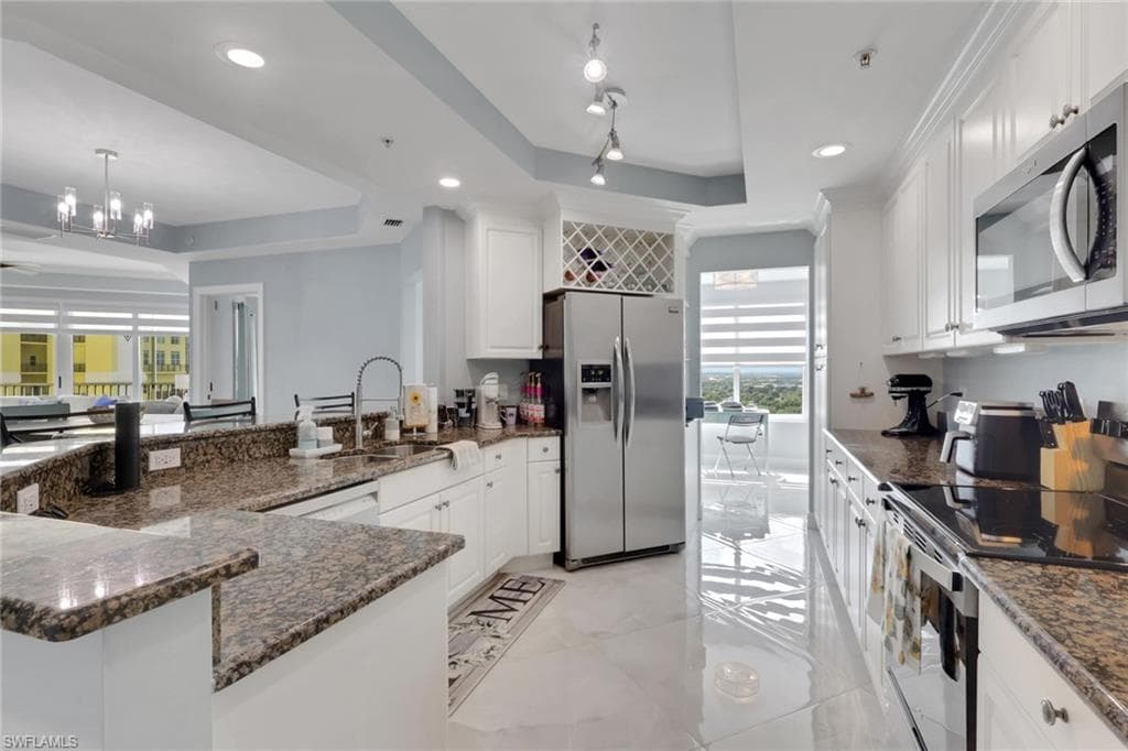 2743 1ST ST 2106-14