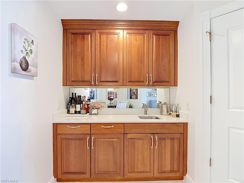 6081 Silver King BLVD 604-6