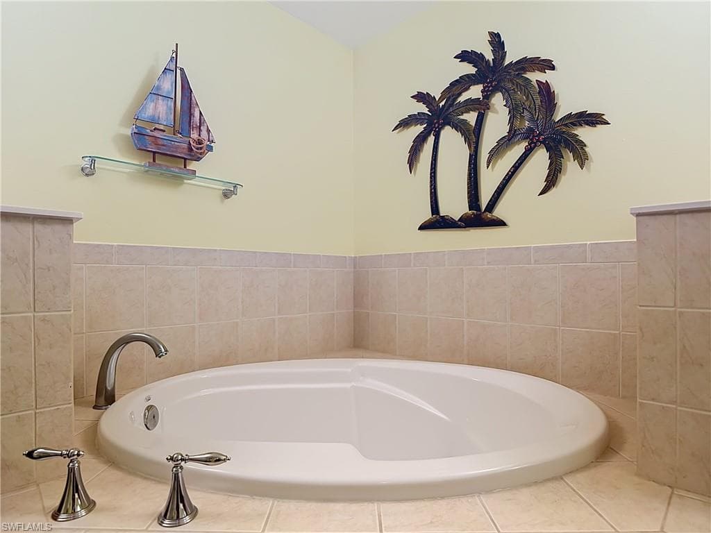 6081 Silver King BLVD 604-26
