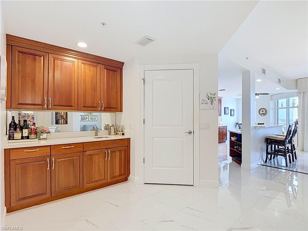 6081 Silver King BLVD 604-7
