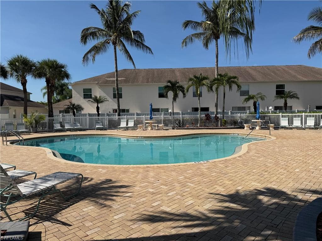 3009 Palmetto Oak DR 103-33