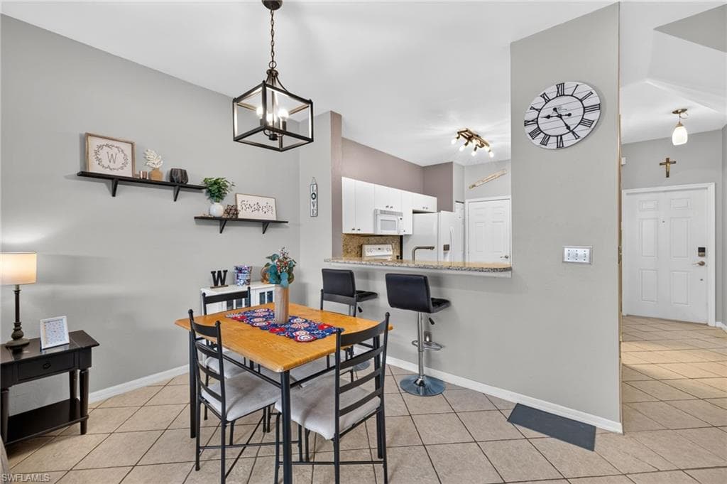 3009 Palmetto Oak DR 103-8