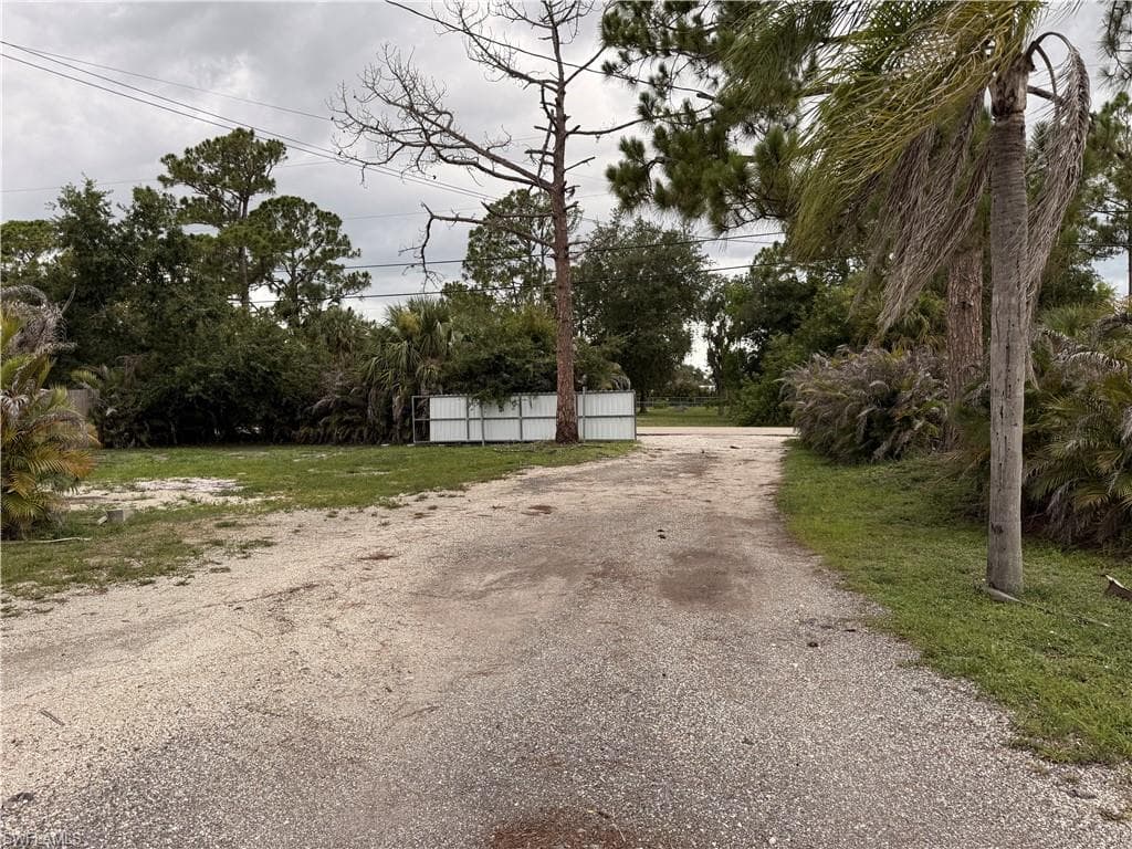 8219 Bartholomew DR-12