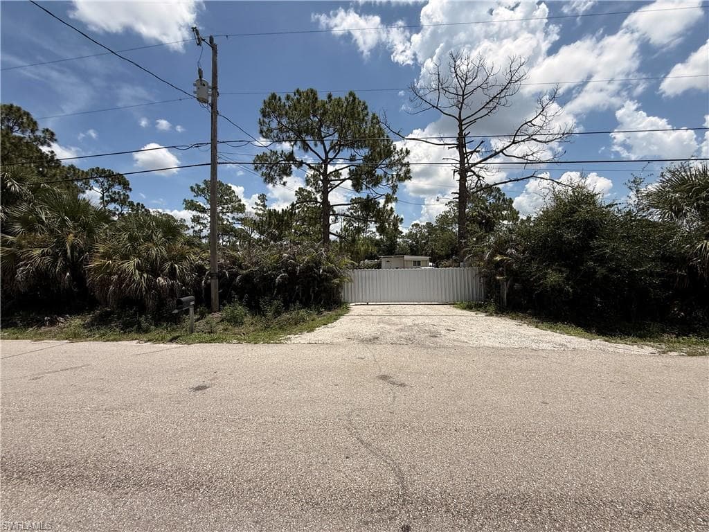8219 Bartholomew DR-22