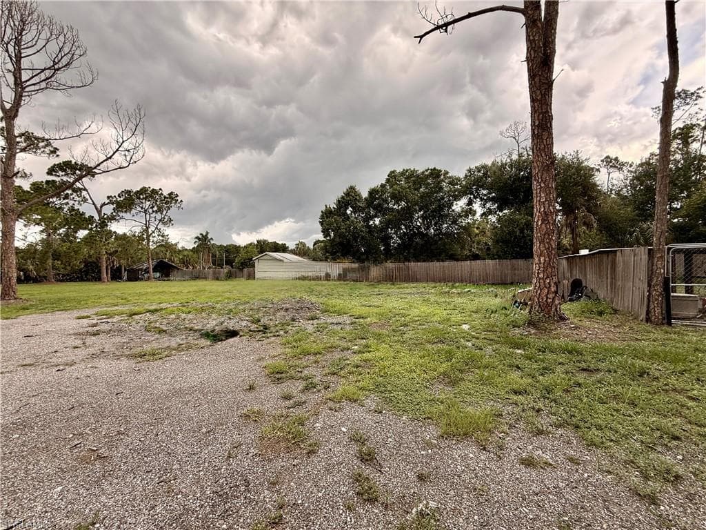 8219 Bartholomew DR-18