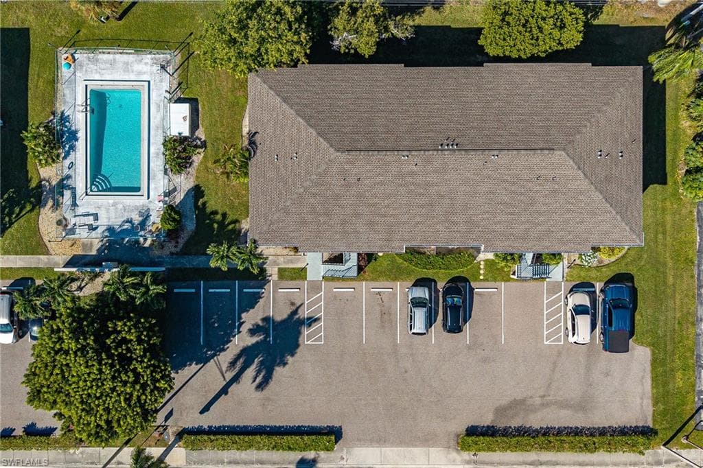 423 Cape Coral PKWY W 202-30