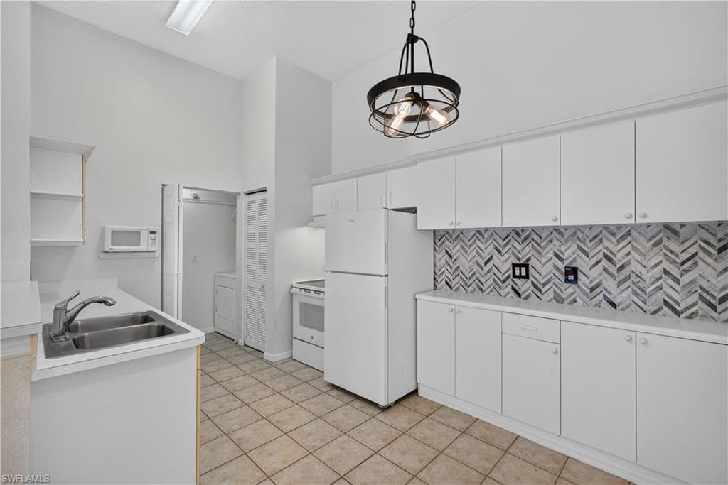 27103 Matheson AVE 206-7