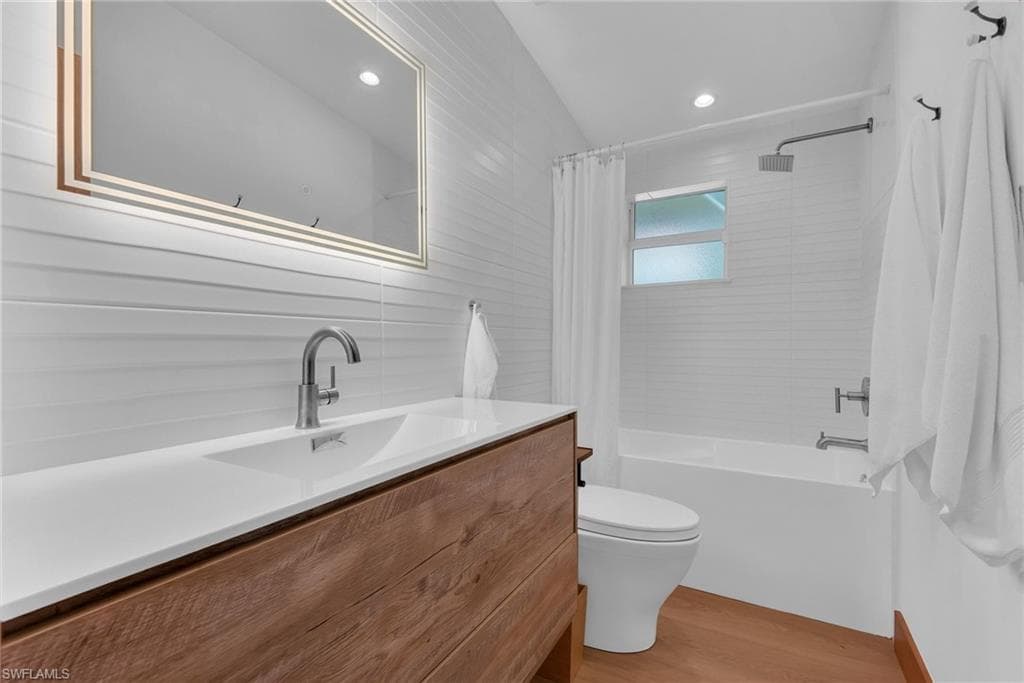 828 Sanctuary RD-28
