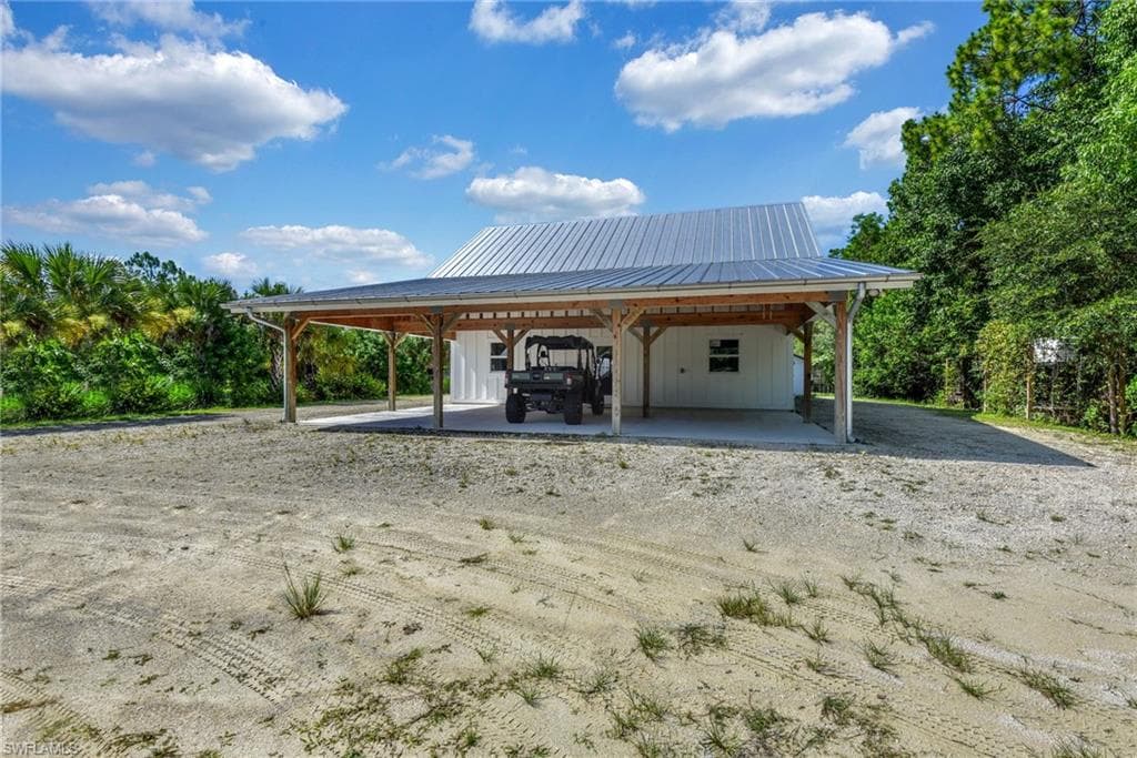 828 Sanctuary RD-34