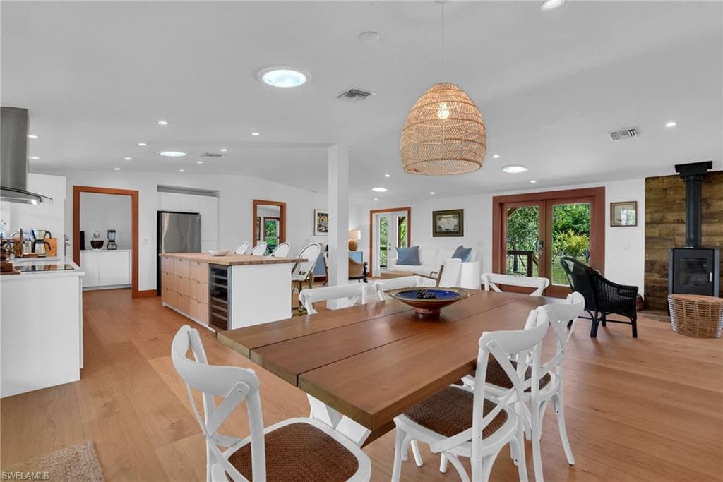 828 Sanctuary RD-14