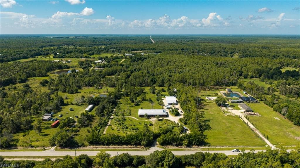 828 Sanctuary RD-40