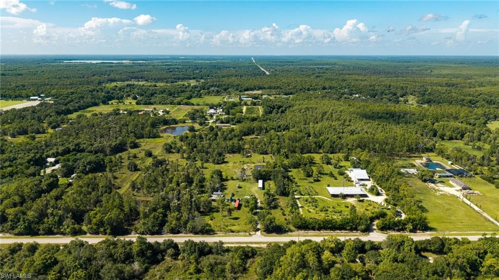 828 Sanctuary RD-39