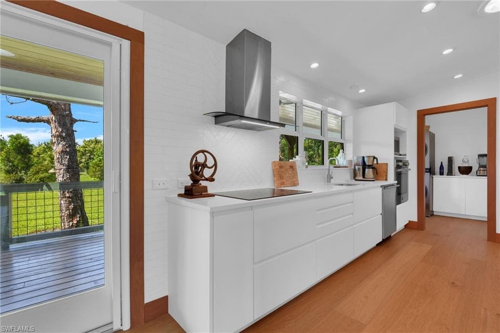 828 Sanctuary RD-8
