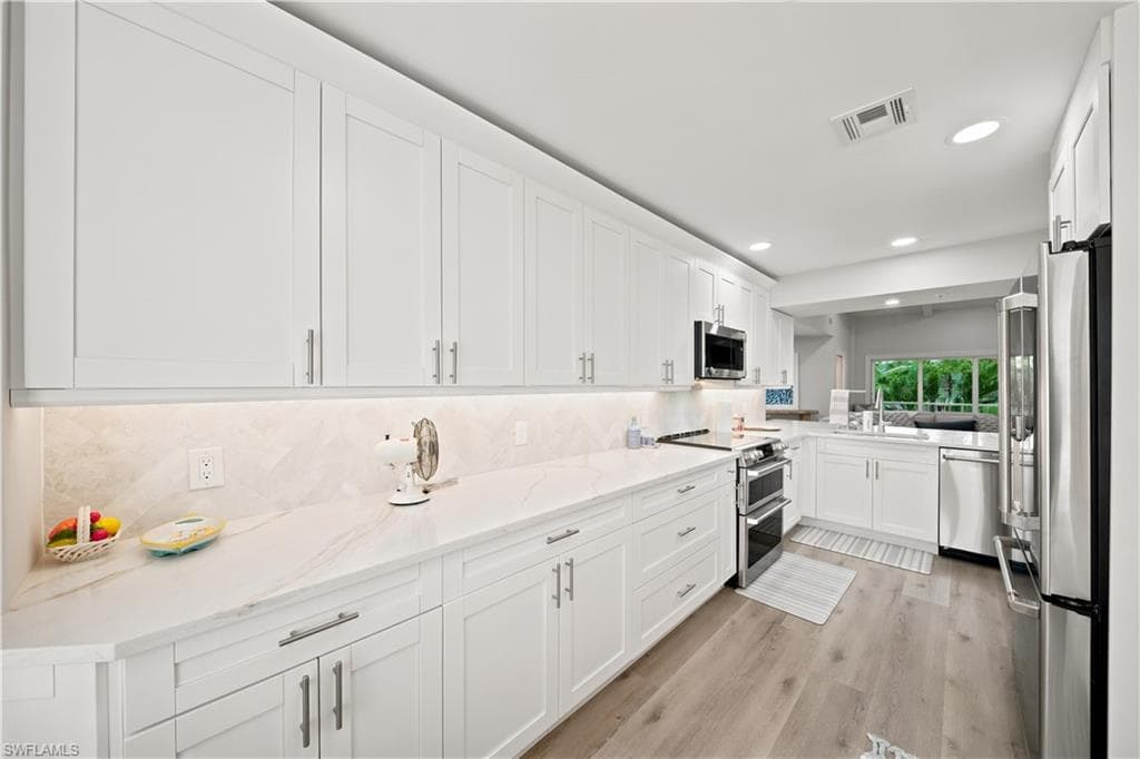 248 4th AVE S D201-11