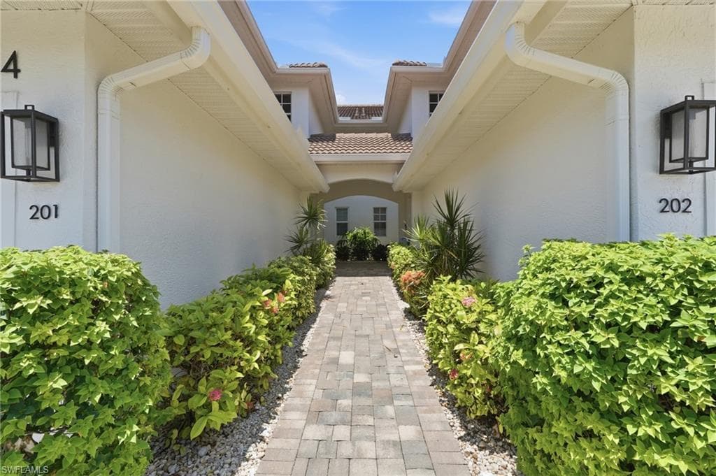 26914 Montego Pointe CT 202-32