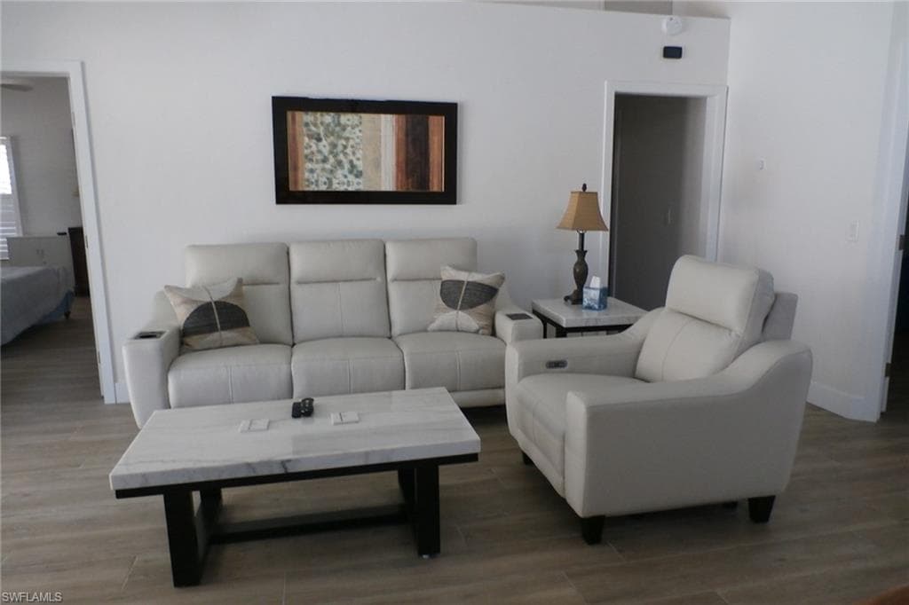 16252 Kelly Woods DR-8