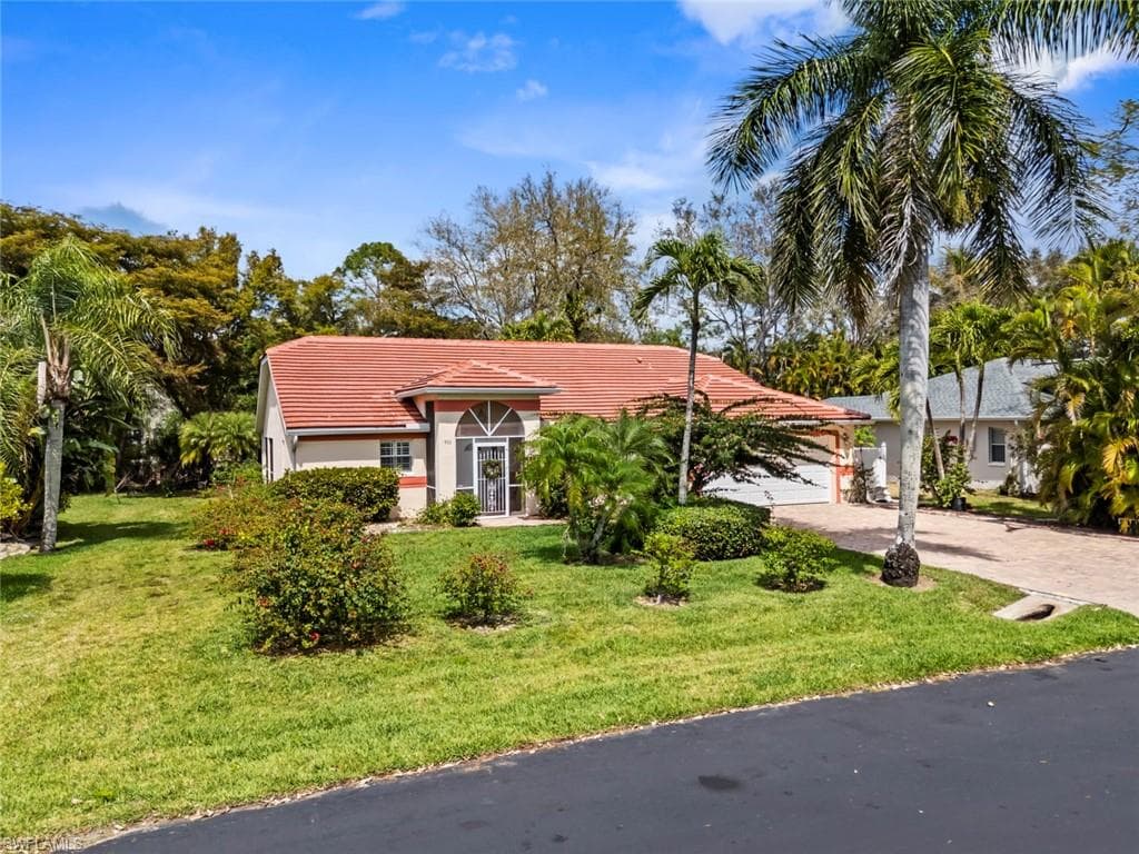 930 Moon Lake DR-1